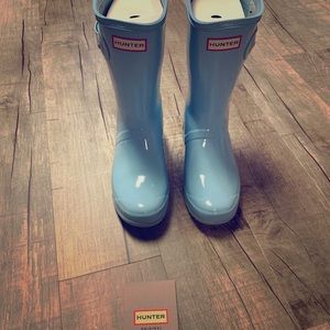 Hunter short rain boot. Worn once, great condition